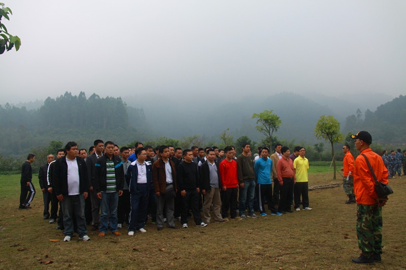 集團工會組織2011年度優(yōu)秀員工到江門拓展旅游-2