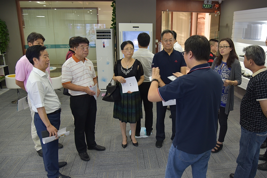 深圳市深商聯(lián)領(lǐng)導(dǎo)及企業(yè)家代表一行到華豐集團(tuán)考察交流