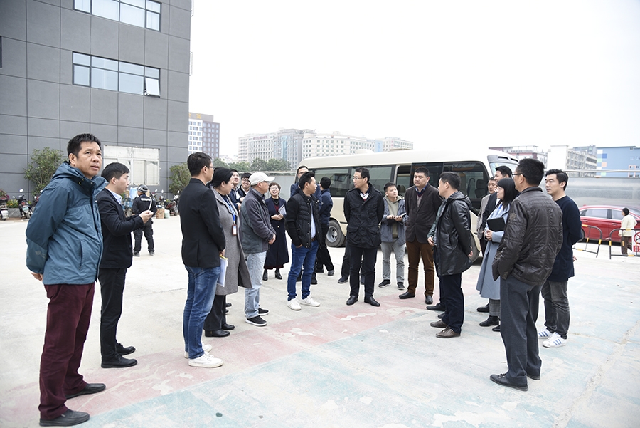 西鄉(xiāng)街道領(lǐng)導(dǎo)到華豐國(guó)際機(jī)器人產(chǎn)業(yè)園開(kāi)展調(diào)研