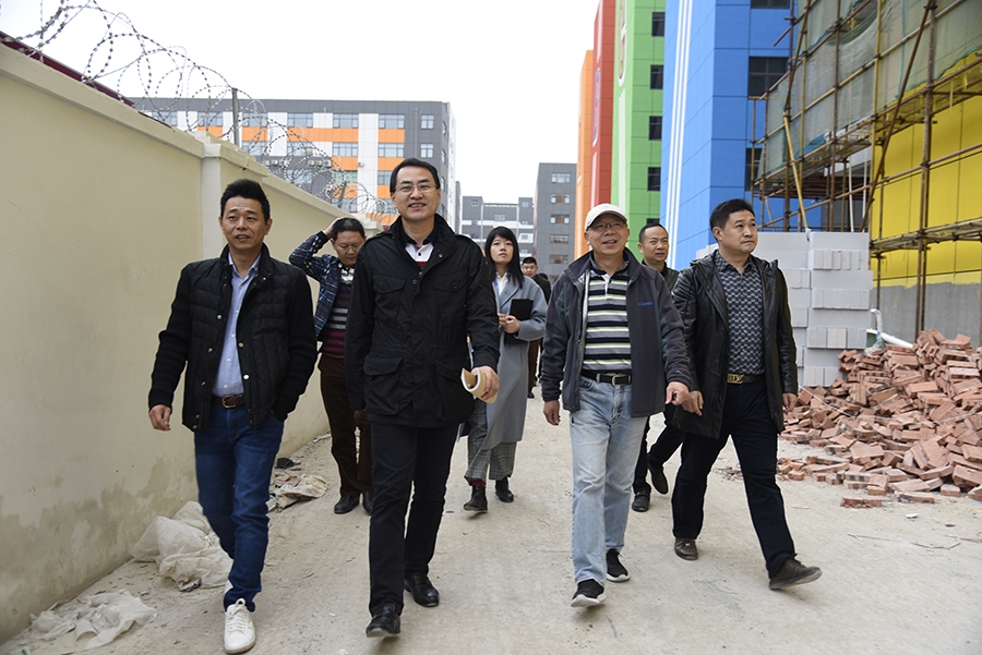 西鄉(xiāng)街道領(lǐng)導(dǎo)到華豐國(guó)際機(jī)器人產(chǎn)業(yè)園開(kāi)展調(diào)研