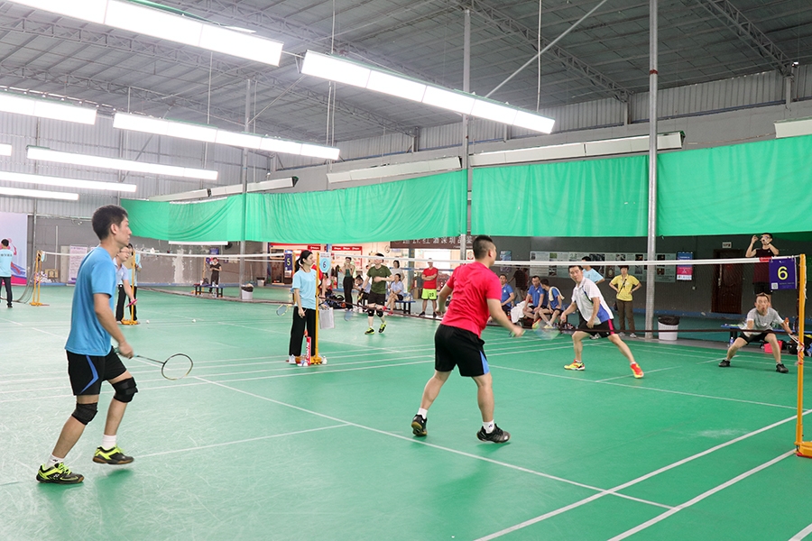 我司員工參加新安街道工商聯(lián)商會羽毛球比賽并獲獎-2