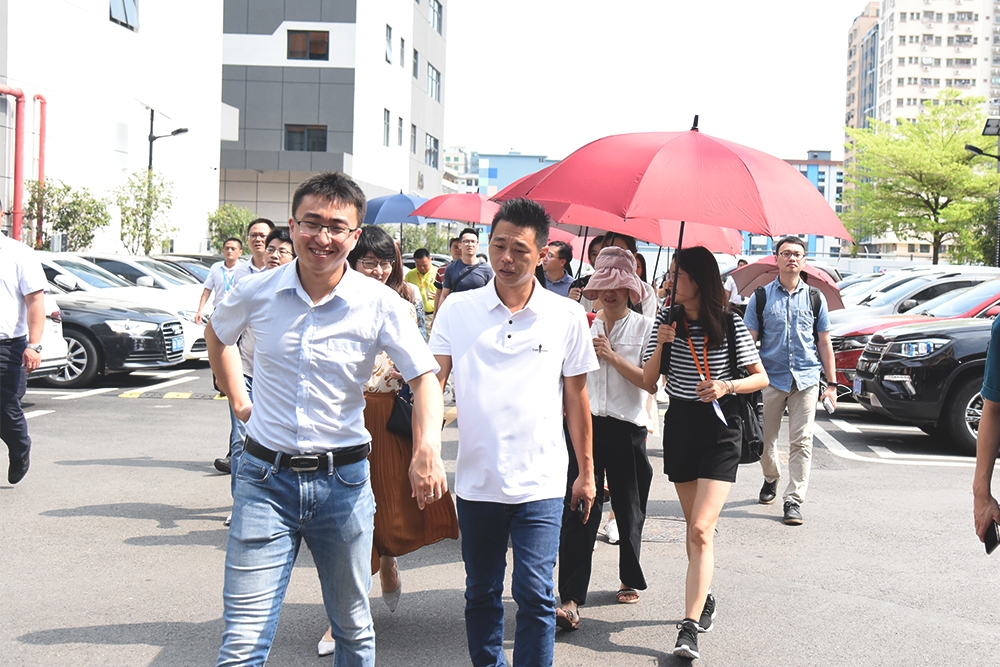 廣東促進就業(yè)九條中央省市媒體來訪華豐國際機器人產(chǎn)業(yè)園_2